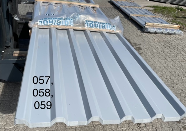 EK057 35.207 MIT VLIES LICHTGRAU ./. 19 X 9,06 M + 7 X 7,83 M