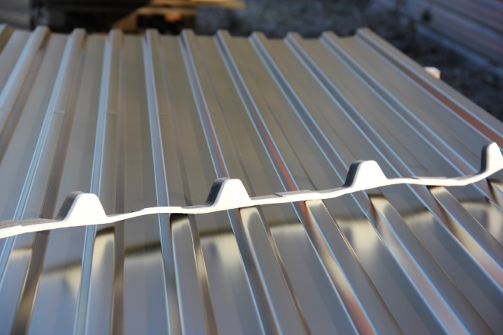 PROFILFÜLLER TRAPEZPROFIL 33/250 UNTEN